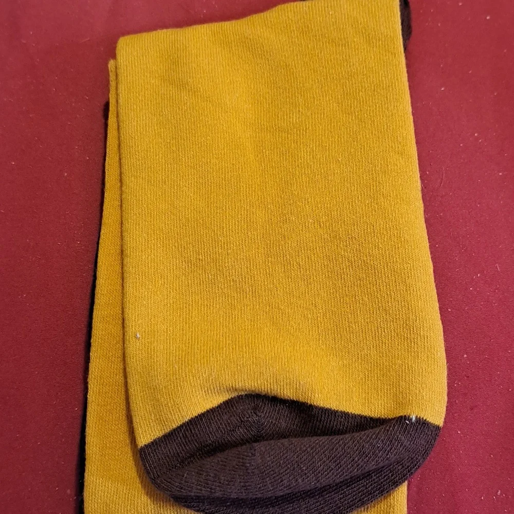 CLUB ROOM Men's Blue & Yellow Maple Leaves Crew Socks